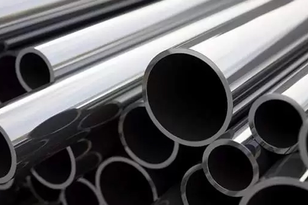 Close-up of Stainless Steel 304 Pipes showing smooth, seamless structure.
