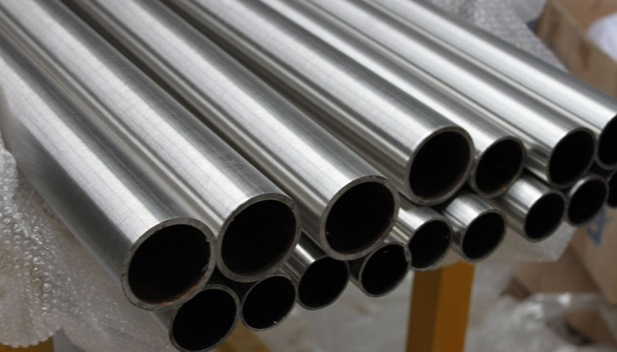 Stainless Steel 316L Seamless Pipes manufactured and supplied by A M Industries